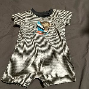 Carter’s onesie/onesie shorts